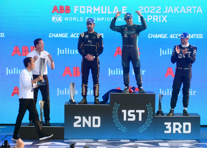 Mitch Evans Catatkan Rekor Jadi Pemenang Pertama Formula E Jakarta 2022