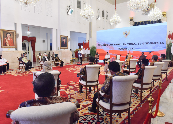 Presiden Jokowi Luncurkan Tiga Program Bantuan Tunai Se-Indonesia Tahun 2021