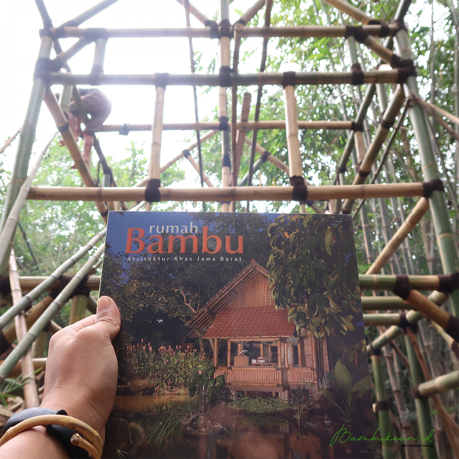 Buku RUMAH BAMBU - Arsitektur Khas Jawa Barat