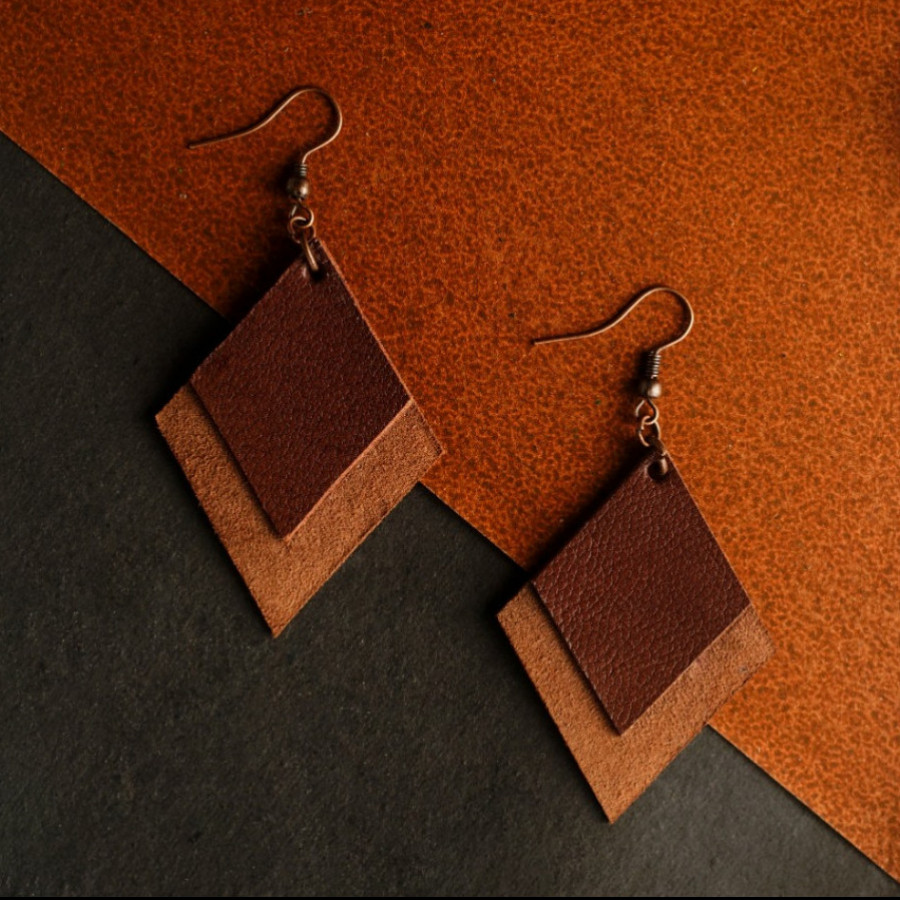 MANIKARMA Leather Earrings/Anting Kulit