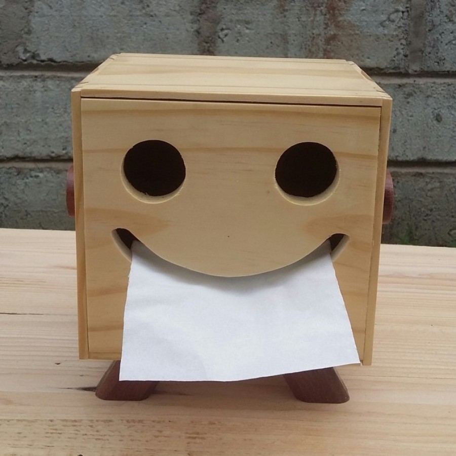 Kotak tissue smile kunin