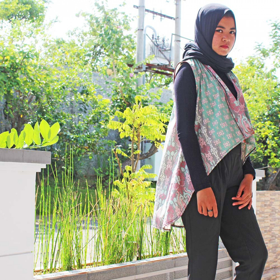 GESYAL Vest Outer Tunik Layer Pendek Batik Bead Atasan Wanita