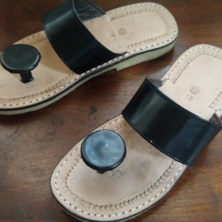 Sandal kulit handmade