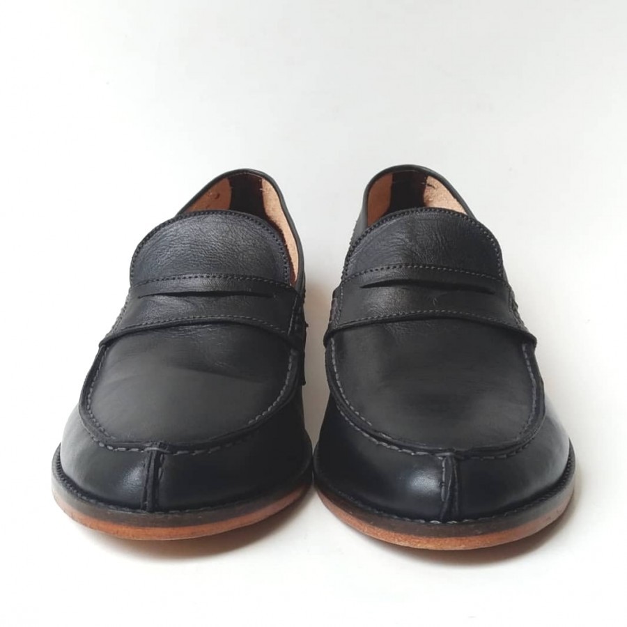 Holarocka Shizen 03 Black stitchdown loafers