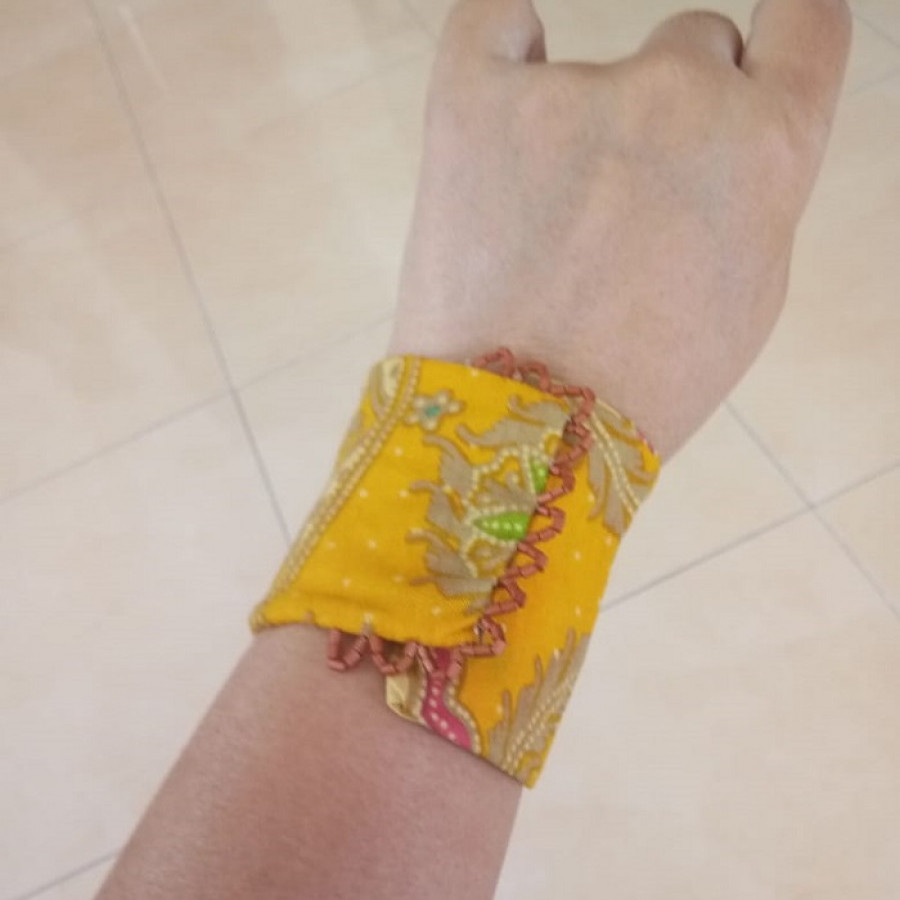 Gelang Etnik Aksesoris Gelang Wanita G5 GESYAL Batik Kuning Gelang Tangan Lilit