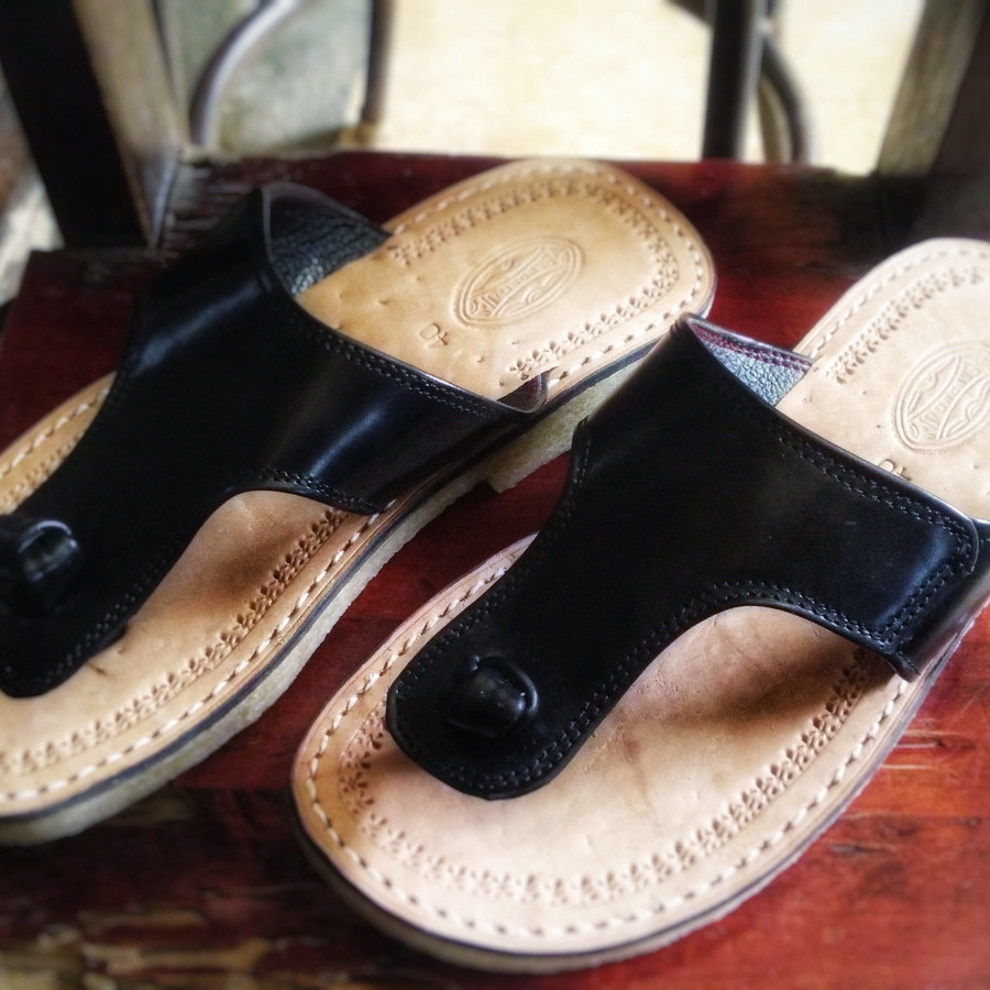 Sandal kulit handmade