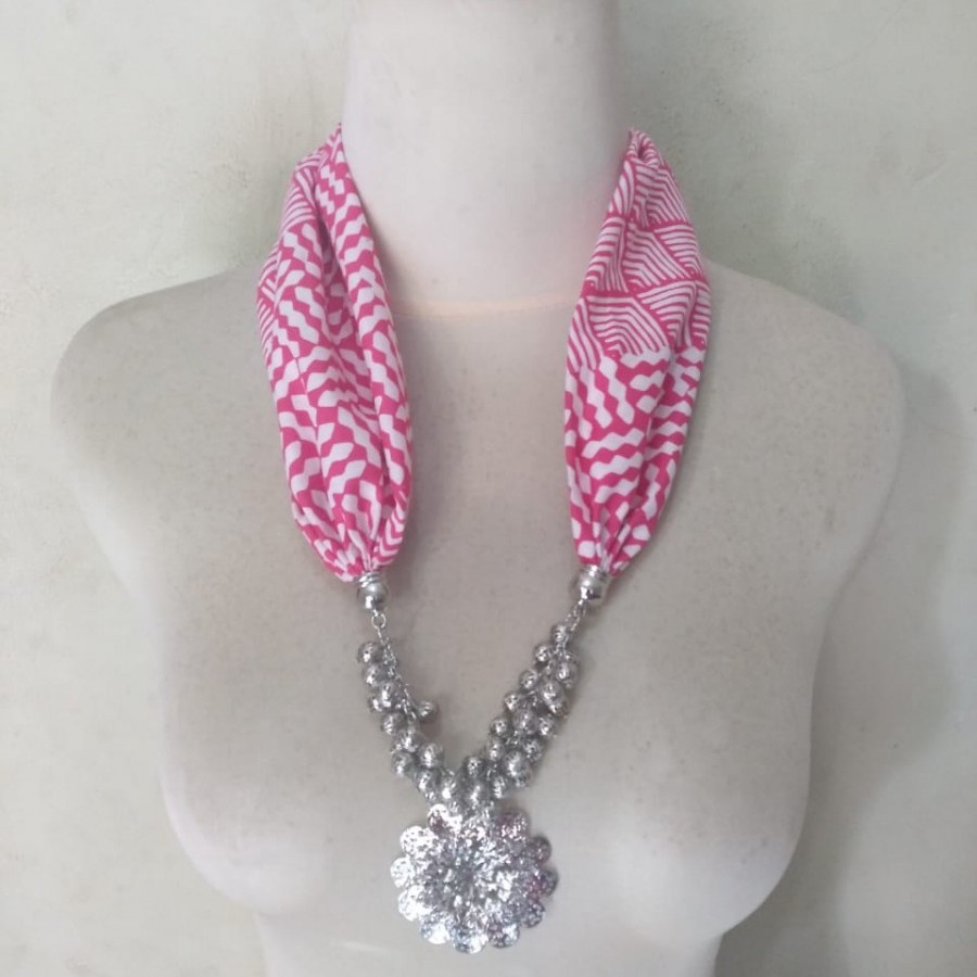 Kalung Batik Gandari (Pink)