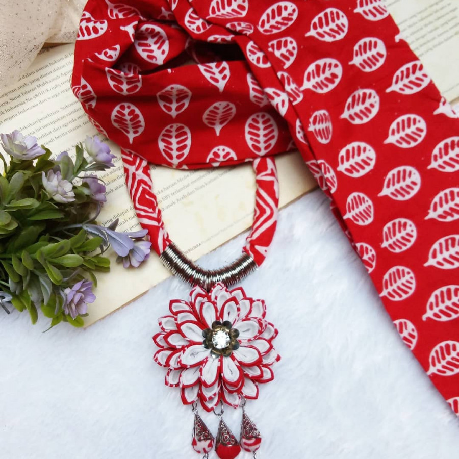 kalung batik scarf LOTUS merah