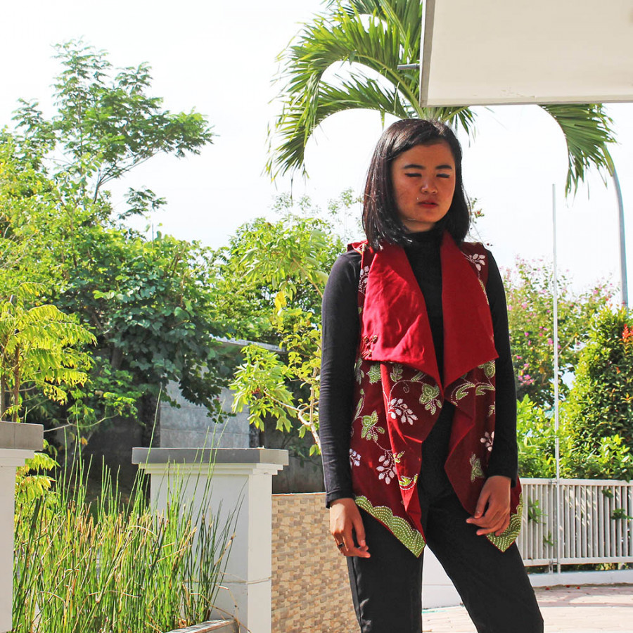 GESYAL Cardigan Bolak Balik Batik Tulis Outer Vest Atasan Wanita - Merah Marun