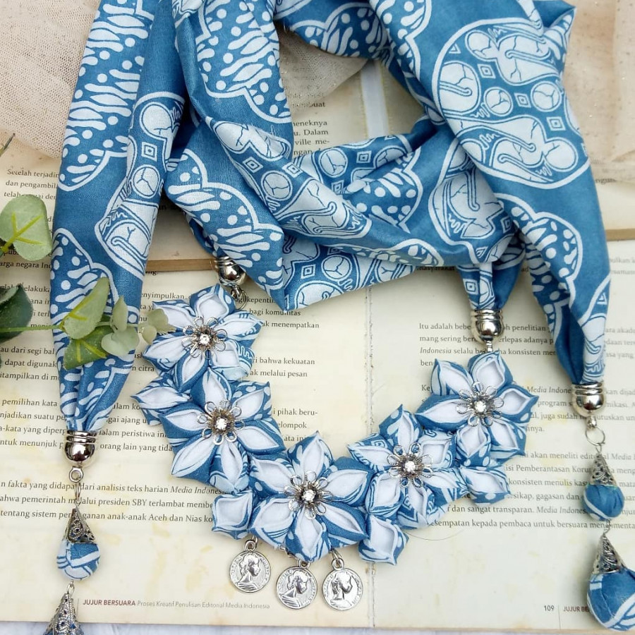 Kalung batik scarf SAKURA blue indigi