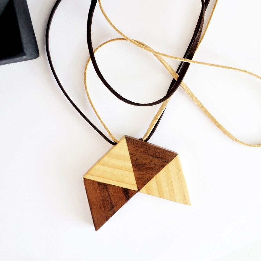 Triangles Wooden Necklace (I)