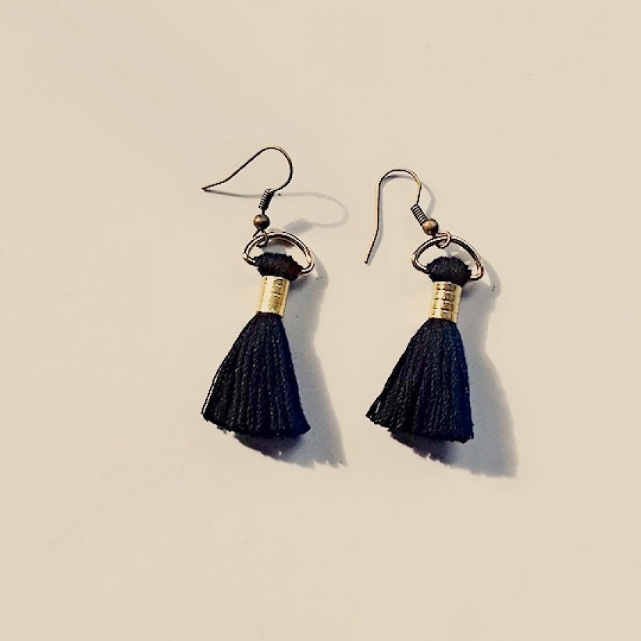 Uri Black Earrings