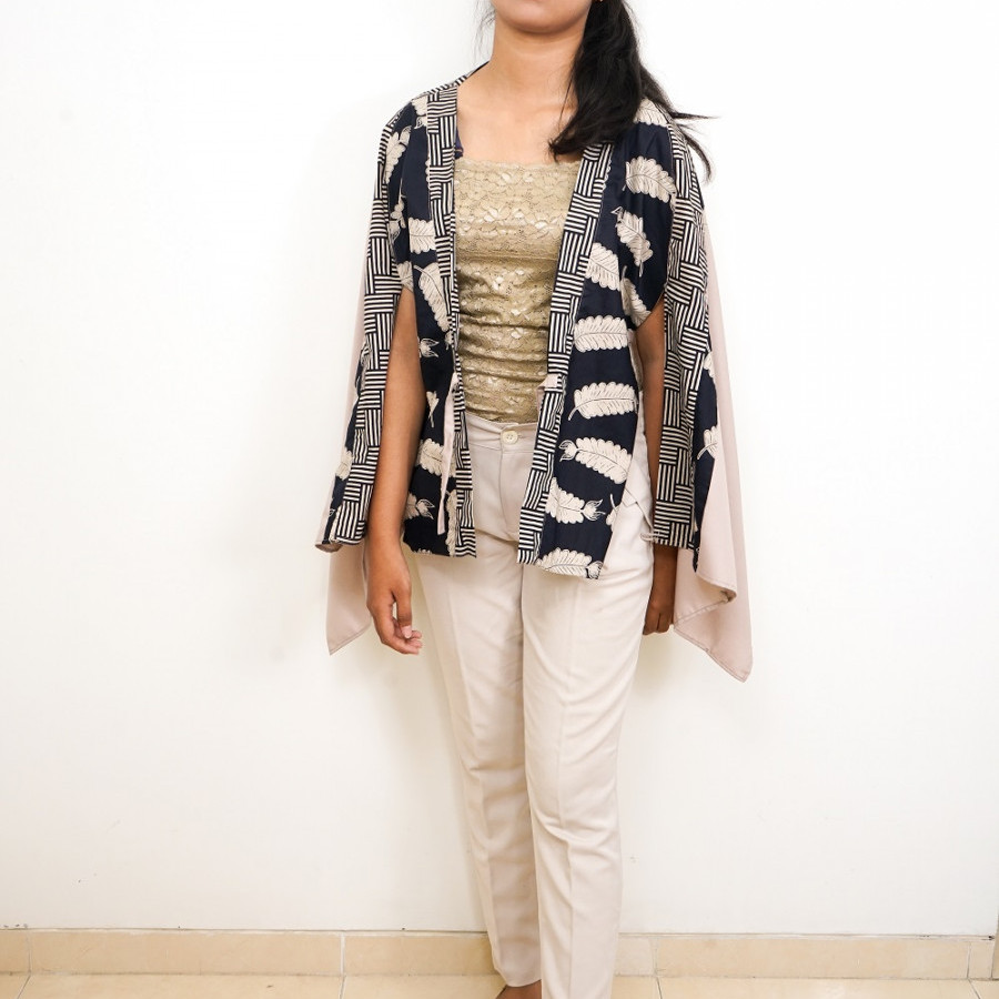 GESYAL Cardigan Tunik Kimono Motif Batik Bohemian Outer - Cream