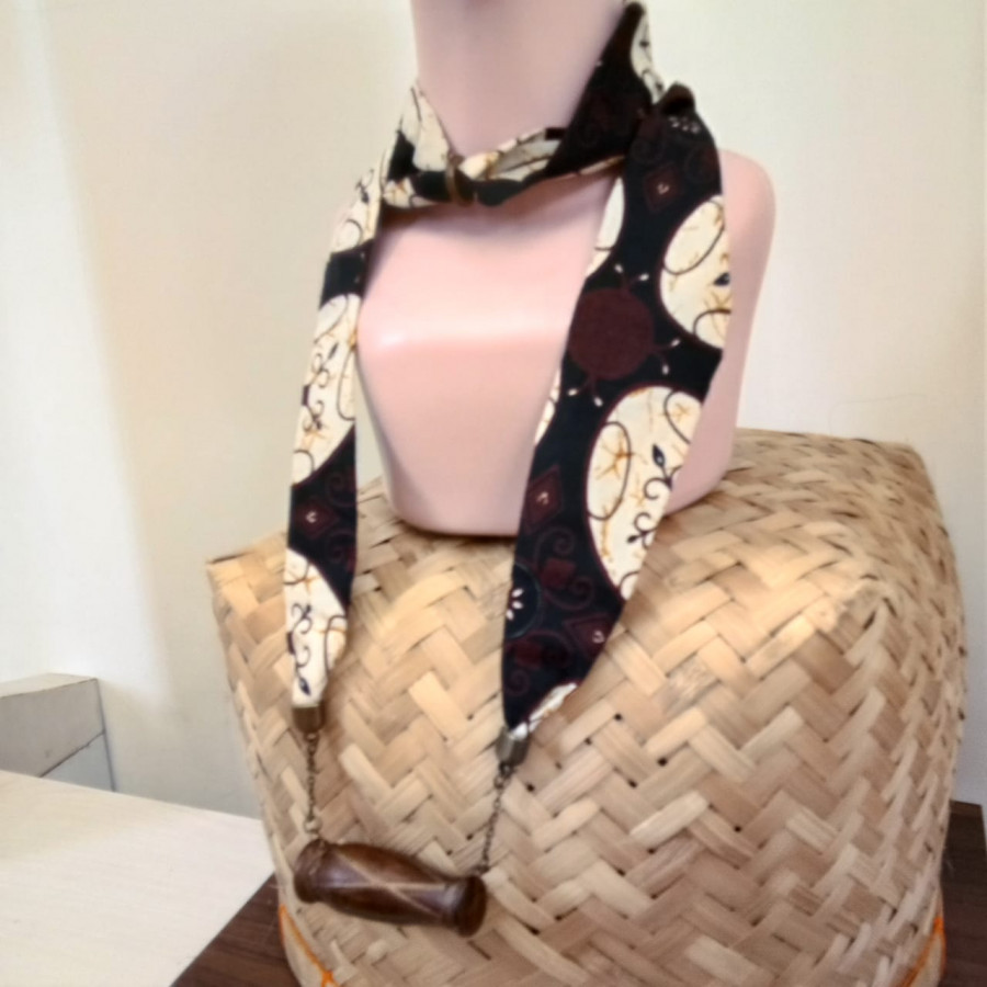 Kalung Batik Handmade Gamelan Kendang 21.1 GESYAL Coklat