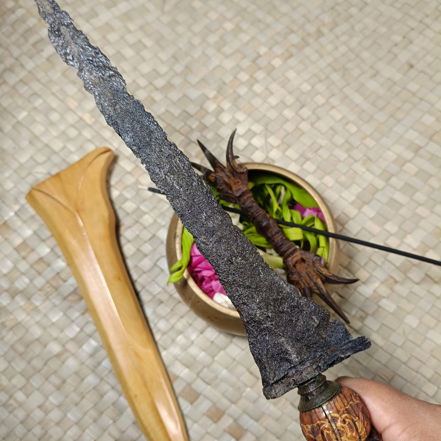 KERIS PUSAKA BERTUAH BETOK TEMUAN SUNGAI MUSI ERA SRIWIJAYA DEDER GADING ELSUBHA