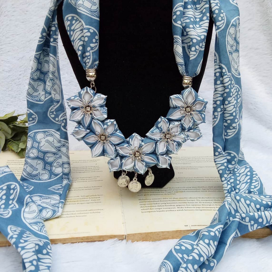 Kalung batik scarf SAKURA blue indigi