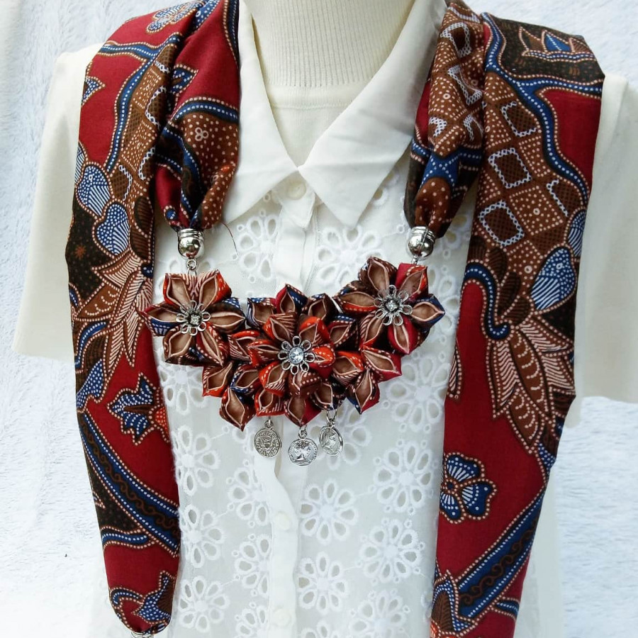 Kalung batik scarf SAKURA maroon