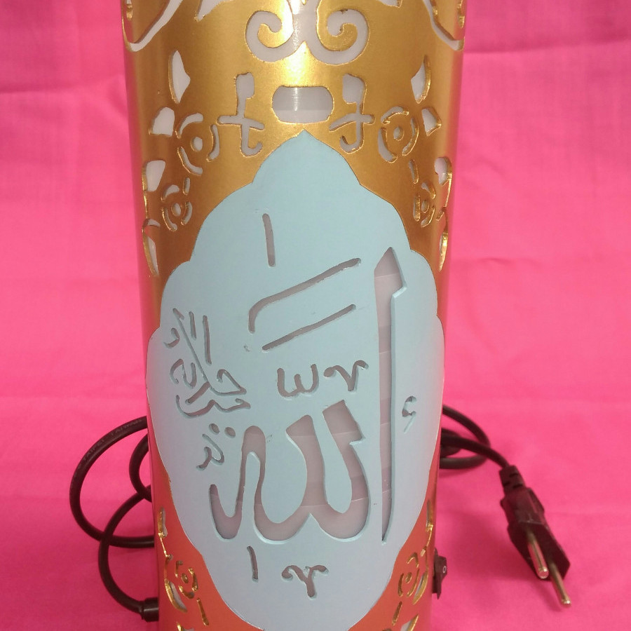 Lampu tidur hias ukir kaligrafi