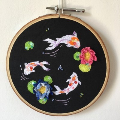 pajangan-hoop-sulam-ikan-koi-hand-embroidery