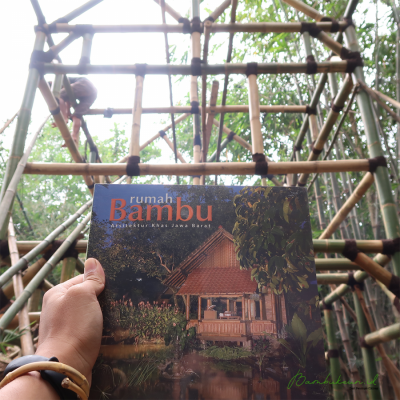 buku-rumah-bambu-arsitektur-khas-jawa-barat