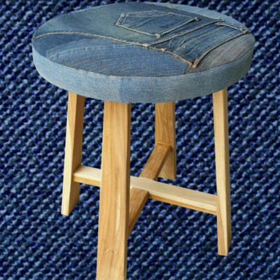 denims-round-stool-with-wooden-legs