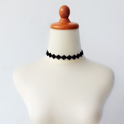 uri-choker-necklace