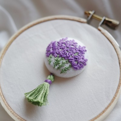 lavender-hand-embroidered-brooch