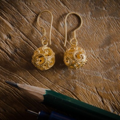 anting-ombak-segara-gold-plated-mini-dangle-earrings-e.760