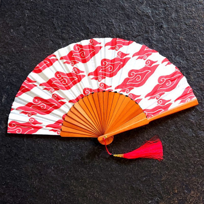 hand-fan-mega-mendung-merah