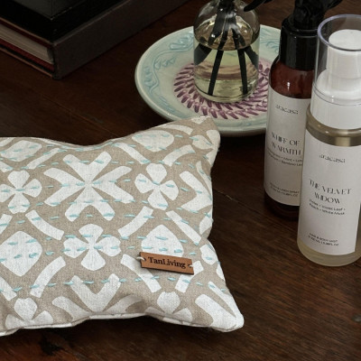 pouch-sashiko-flakes-white