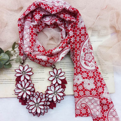 kalung-batik-scarf-lotus-merah
