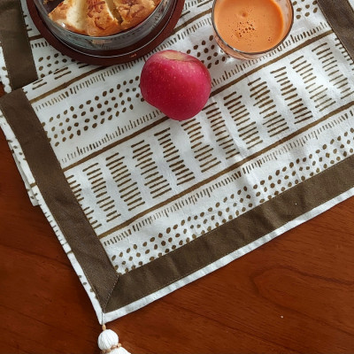 table-runner-bali-street-small-moss-green