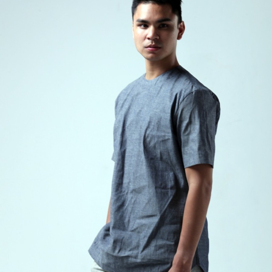 SOLD OUT. New chambray dark blue short sleeves